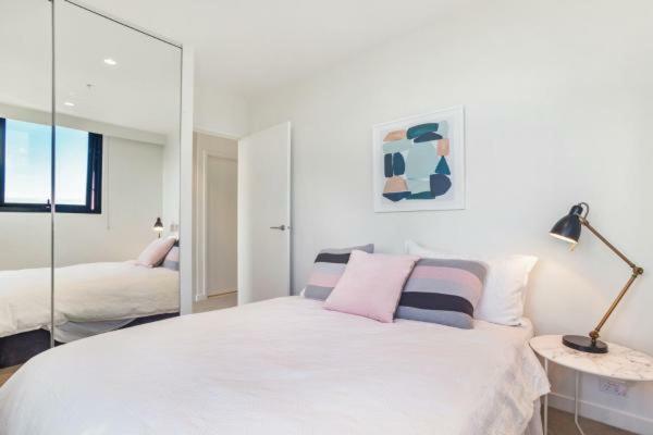 Experience Platinum Hotel Apartments Melbourne City Exterior foto
